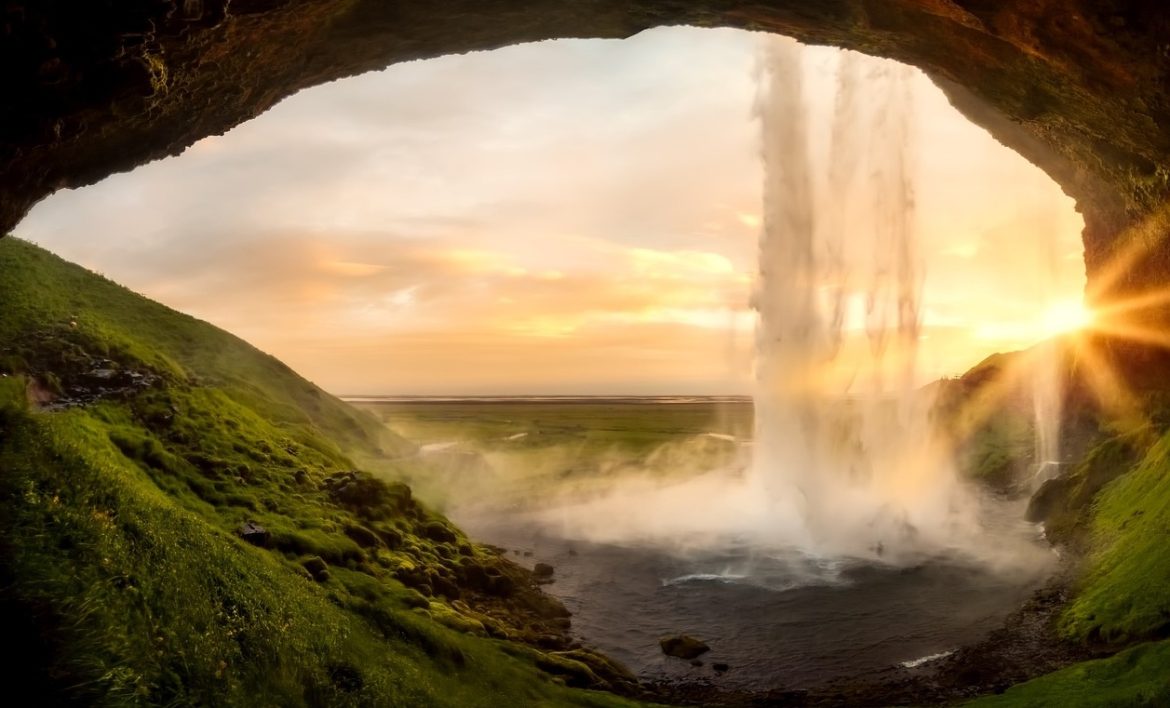 Seljalandsfoss waterfall