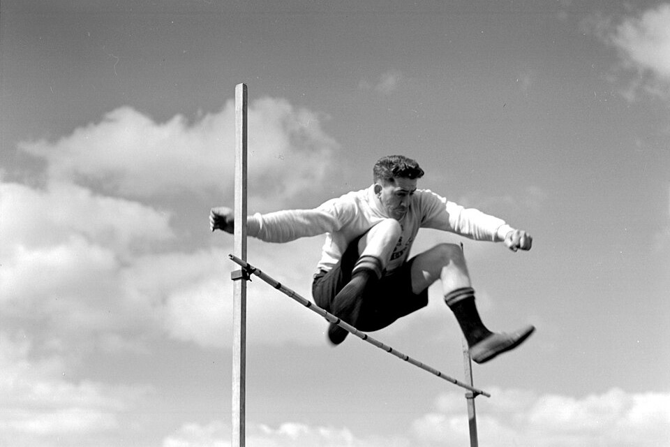 High jump in 1940s